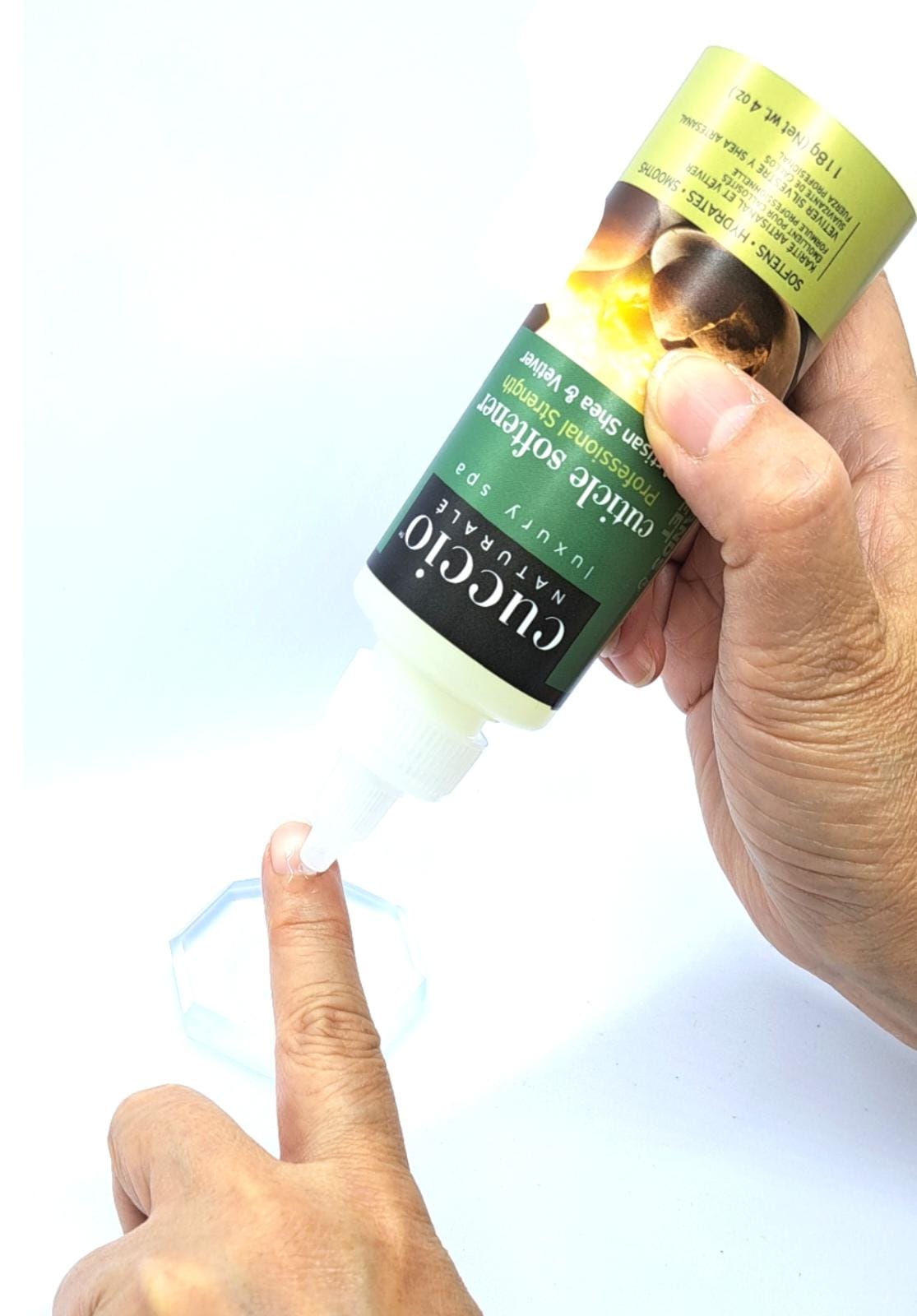 cuccio C3263 乳木果岩蘭草角質層柔軟劑 118g/4oz